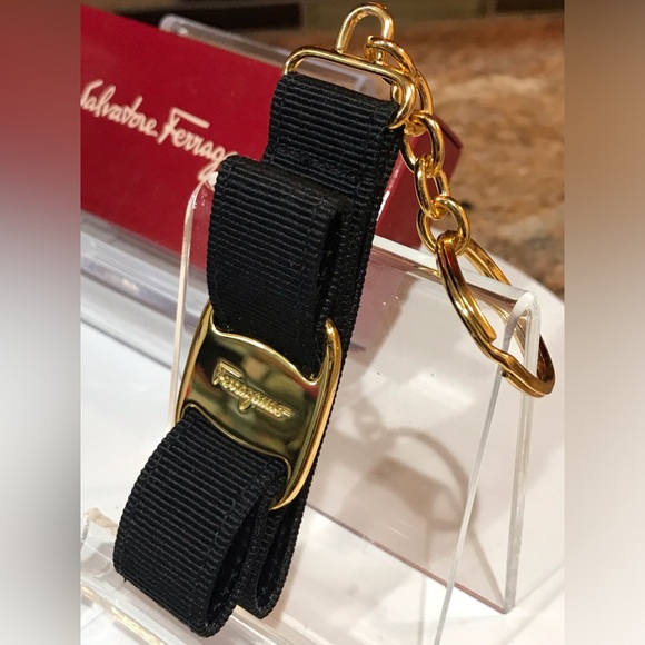 Salvatore Ferragamo Vara Ribbon Key Ring/ Bag Charm- NIB❤️🔥😍 - Picture 10 of 17